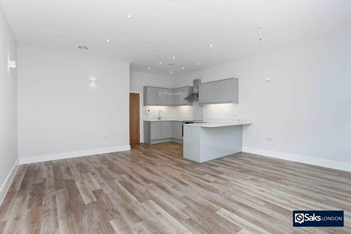 2 Bedroom Flat To Rent In Montague Road, South Wimbledon, SW19