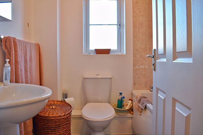 3 Bedroom Terraced House For Sale In Kings Sconce Avenue, Newark, NG24