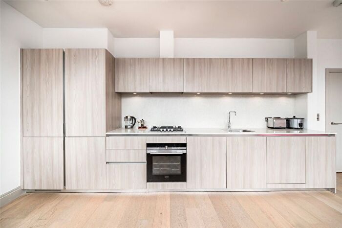 1 Bedroom Flat To Rent In York Road, London, SW11