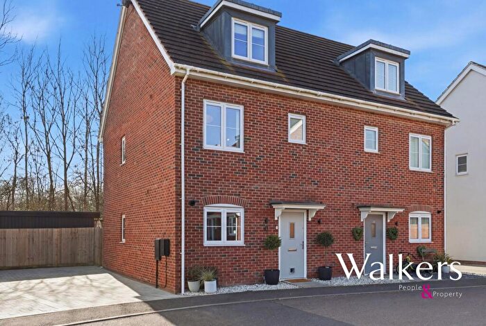 4 Bedroom Semi-Detached House For Sale In Elm Gardens, Mountnessing, CM15