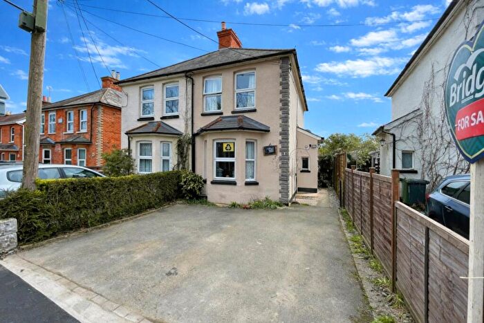 3 Bedroom Semi Detached House For Sale In Ash Green Road, Ash Green, Surrey, GU12