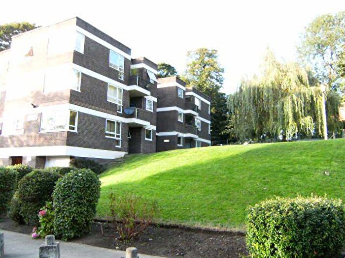 Studio To Rent In Newton Park Court, Leeds, LS7