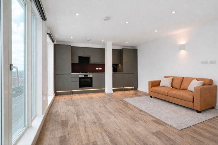 1 Bedroom Flat To Rent In Brent Street, London, NW4