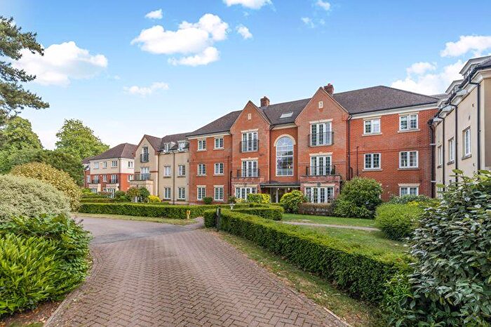 2 Bedroom Flat For Sale In Janet Blunt House, Twyford, OX17