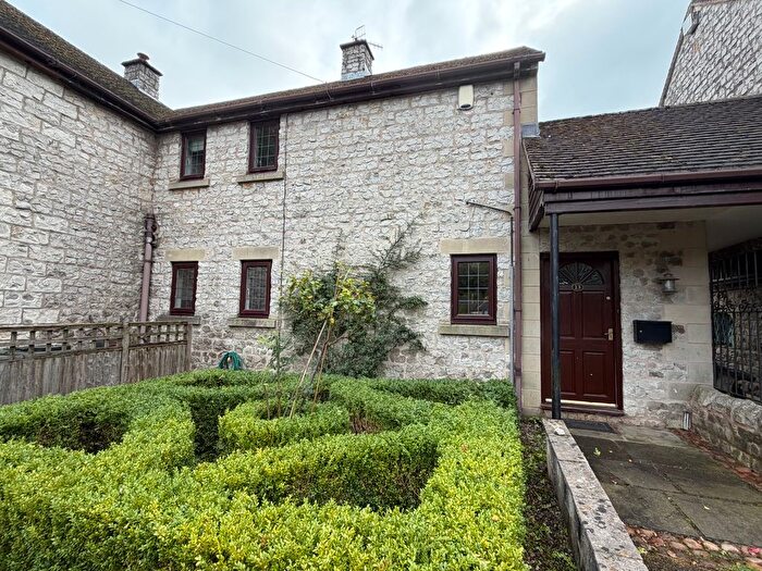 2 Bedroom Cottage For Sale In Smithy Close, Parwich, DE6