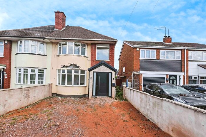 3 Bedroom Semi-detached House For Sale In Oldbury Road, Rowley Regis, B65