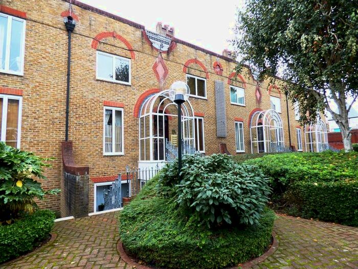 1 Bedroom Flat To Rent In Flat, Carillon Court, Oxford Road, London, W5