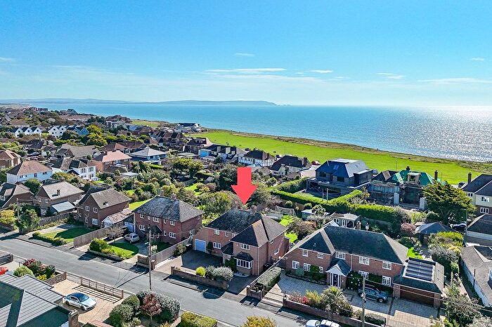 4 Bedroom Detached House For Sale In Powers Court Road, Barton On Sea, New Milton, BH25