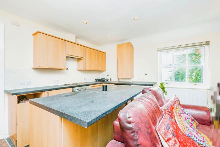 2 Bedroom Flat For Sale In Cathedral Road, Pontcanna, Cardiff, CF11