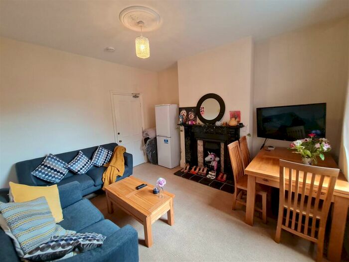 6 Bedroom Semi-Detached House To Rent In Albany Road, Harborne, Birmingham, B17