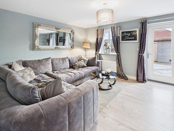 3 Bedroom Semi-Detached House For Sale In Reaseheath Way, Henhull, Nantwich, CW5 - Photo 3