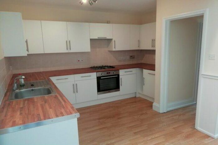 4 Bedroom Terraced House To Rent In George Street, Taunton, TA2