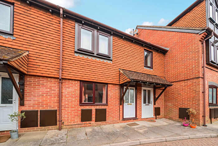 1 Bedroom Flat To Rent In Wey Road, Godalming, Surrey, GU7