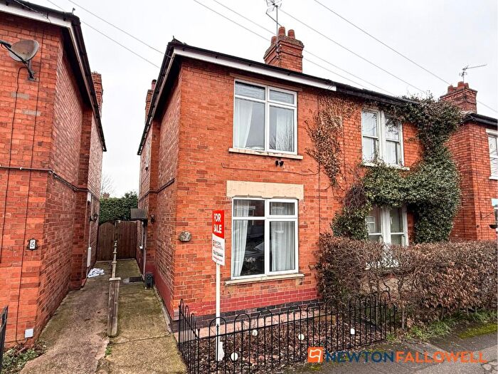 3 Bedroom Semi Detached House For Sale In Lawrence Street, Newark, NG24