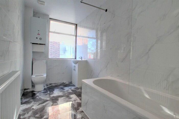 5 Bedroom Detached House To Rent In Hertford Road, Enfield EN3