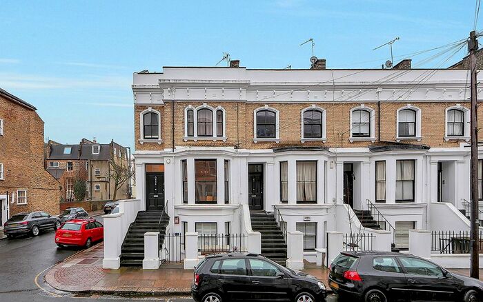 2 Bedroom Maisonette To Rent In Cologne Road, London, SW11