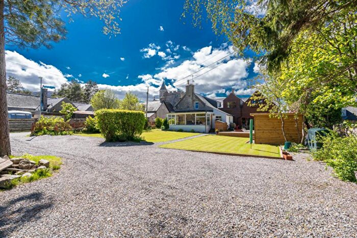 5 Bedroom Detached House For Sale In Craiglea Hillside Road, Braemar, AB35