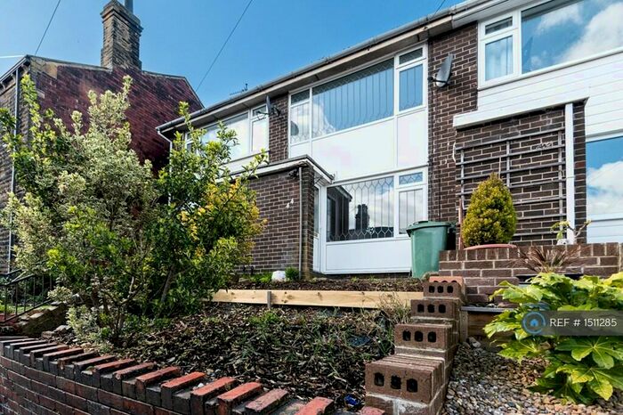 3 Bedroom Terraced House To Rent In Wesley Street, Cleckheaton, BD19