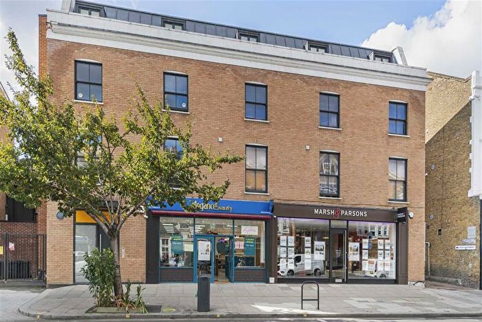 1 Bedroom Flat For Sale In Askew Road, Shepherd's Bush, W12
