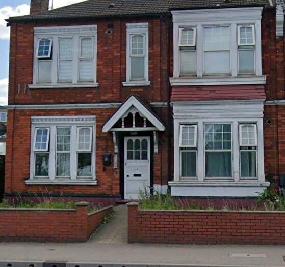 Studio To Rent In Bowes Road, London, N13