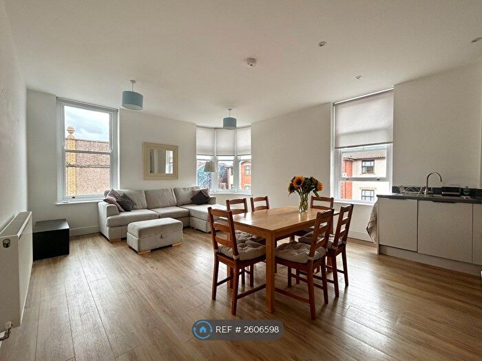 2 Bedroom Flat To Rent In West Street, Bedminster, Bristol, BS3
