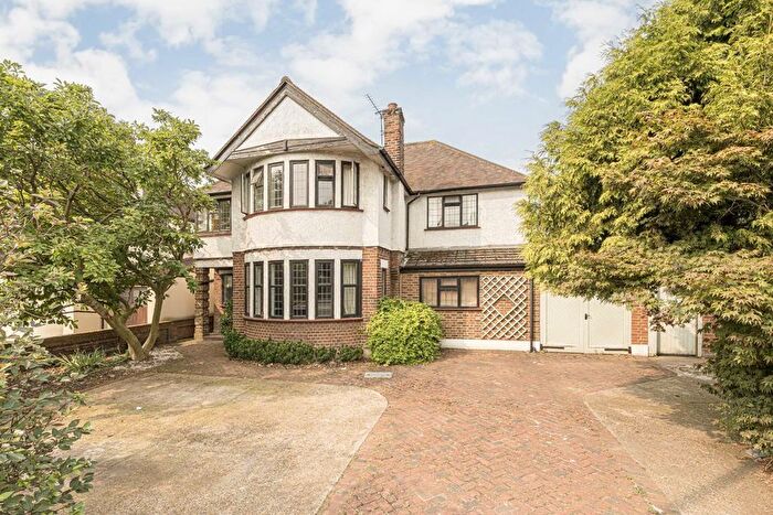 6 Bedroom Detached House To Rent In London Road, Twickenham, TW1