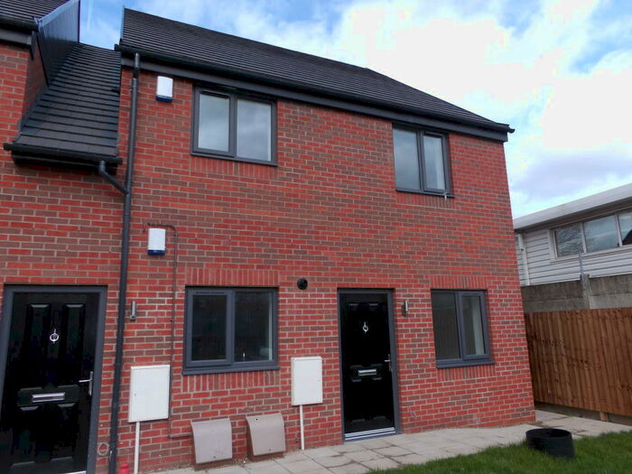 2 Bedroom Flat To Rent In Woodhouse Mews, Nottingham, NG5