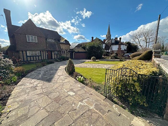 4 Bedroom Detached House To Rent In The Green, London, N14