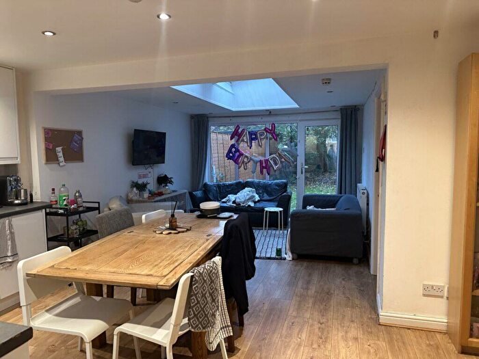 8 Bedroom Town House To Rent In Ladybarn Crescent - Fallowfield - £ Pppw, M14