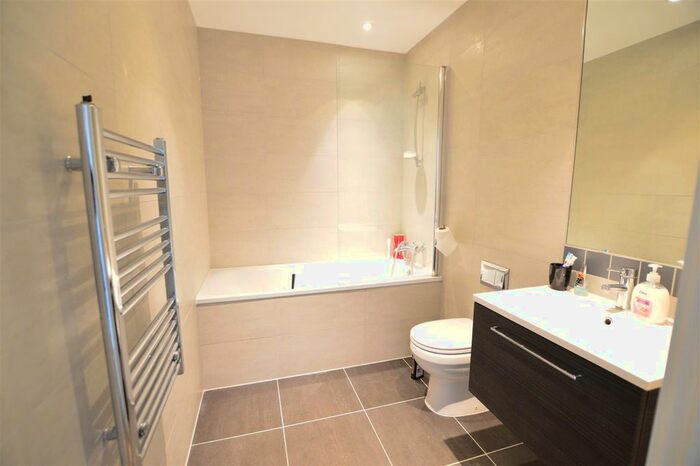1 Bedroom Flat For Sale In High Street, Slough, SL1