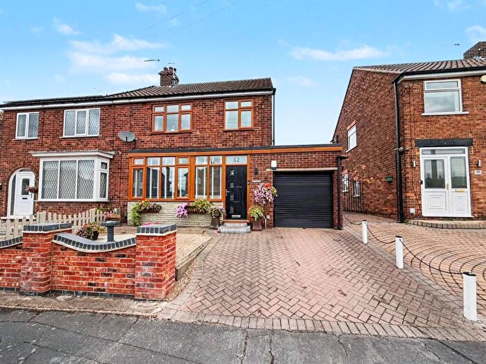 3 Bedroom Semi-Detached House For Sale In Collinson Avenue, Scunthorpe, DN15