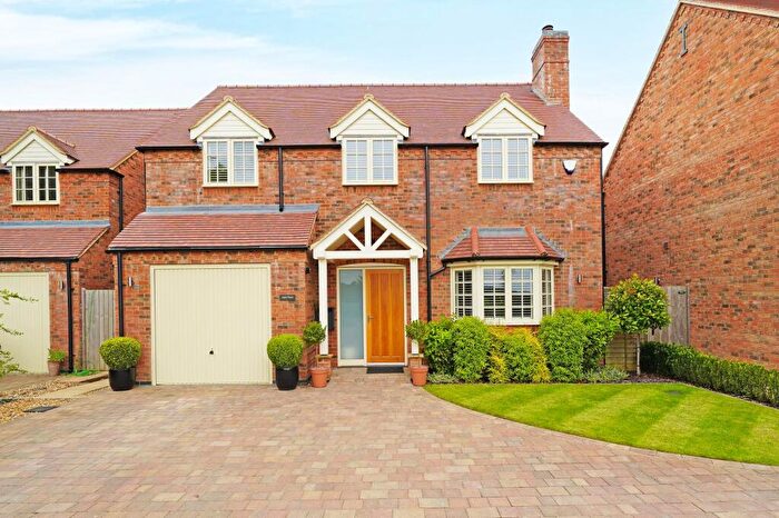 4 Bedroom Detached House For Sale In Cut Throat Lane, Hockley Heath, B94