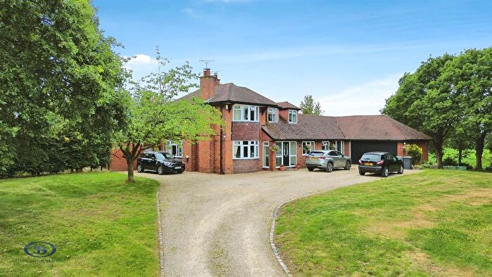 5 Bedroom Detached House For Sale In Sandbach Road, Church Lawton, ST7