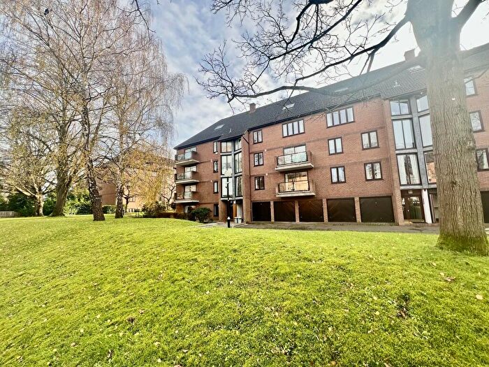 2 Bedroom Apartment To Rent In Winslow Close, Pinner, HA5