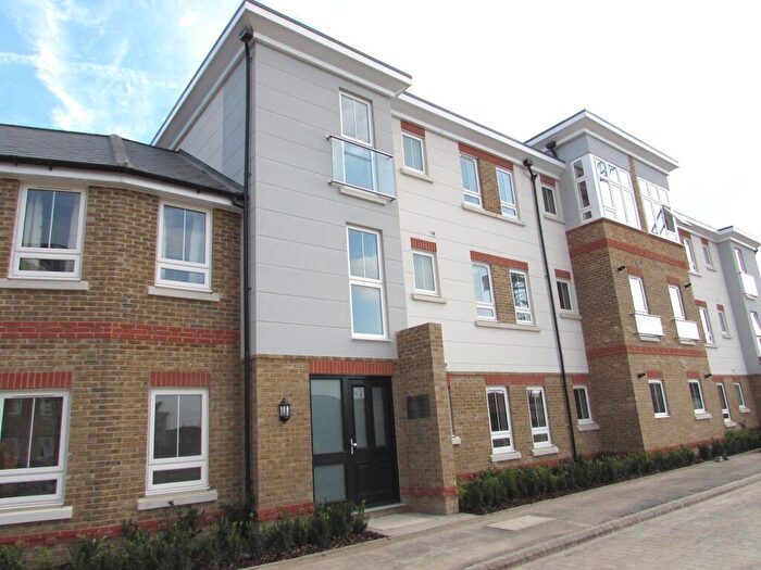 2 Bedroom Apartment To Rent In Raven Drive, Maidenhead, SL6