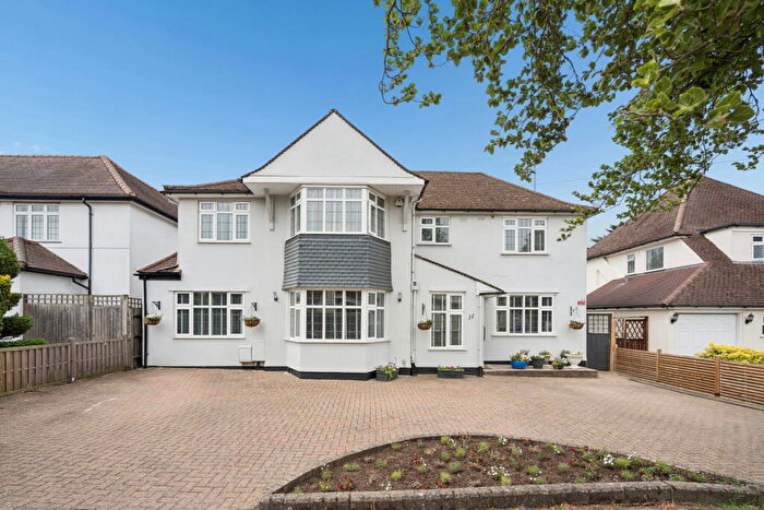 4 Bedroom Detached House For Sale In The Fairway, Northwood, HA6