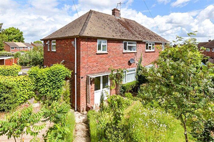 3 Bedroom Semi Detached House For Sale In Amsbury Road, Coxheath, Maidstone, Kent, ME17