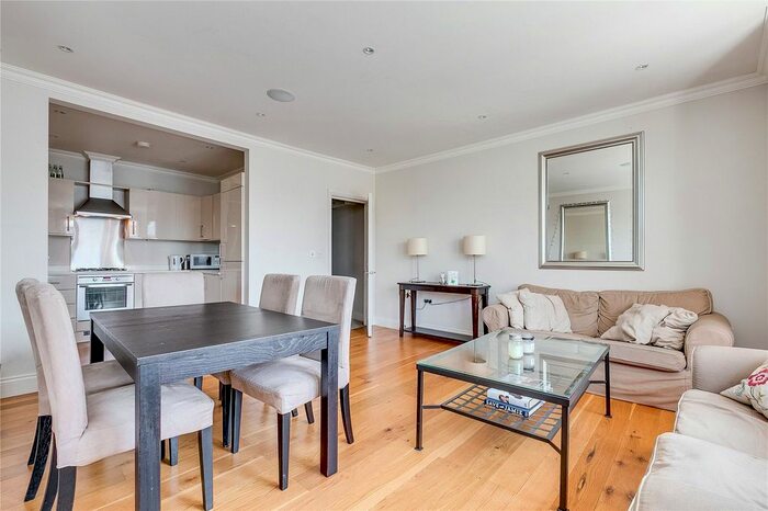 3 Bedroom Flat To Rent In Balham Park Mansions, Balham Park Road, SW12