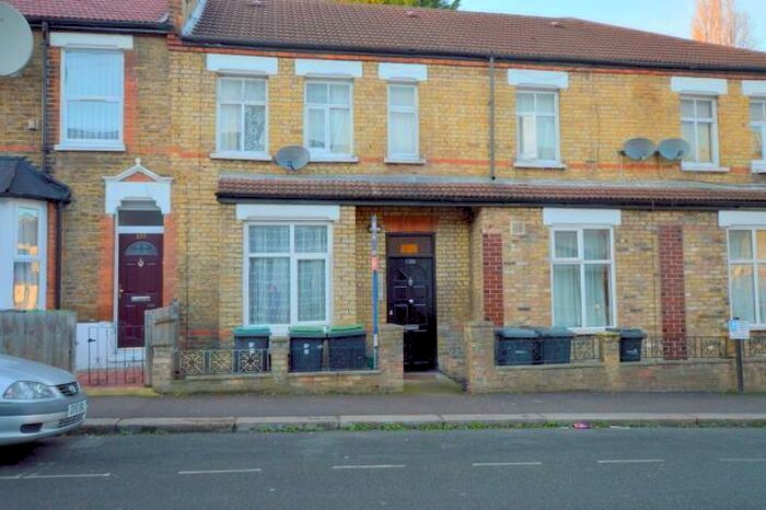 Studio To Rent In Greyhound Road, Tottenham, London, N17