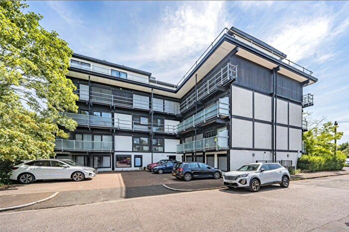 2 Bedroom Flat For Sale In Victoria Villas, Richmond, TW9