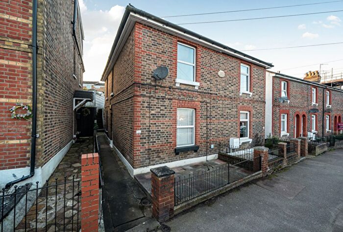 1 Bedroom Flat For Sale In Silverdale Road, Tunbridge Wells, Kent, TN4