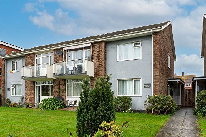 2 Bedroom Flat For Sale In Mulberry Court, Goring Road, Goring-By-Sea, Worthing, BN12