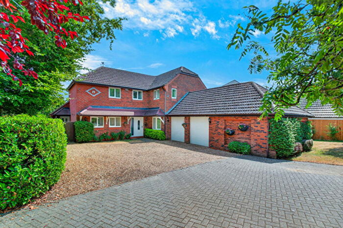 4 Bedroom Detached House For Sale In Warkton Lane, Kettering, NN15