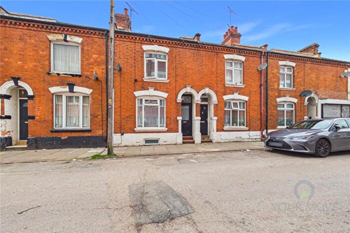 3 Bedroom Terraced House For Sale In Stimpson Avenue, Abington, Northampton, Northamptonshire, NN1