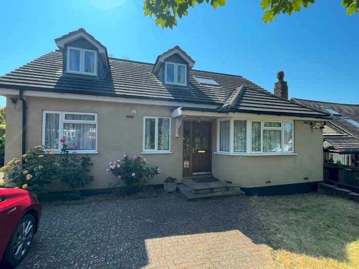 5 Bedroom House To Rent In Engel Park, Mill Hill, NW7