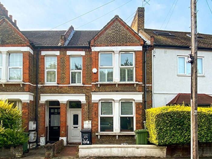 2 Bedroom Flat To Rent In Leahurst Road, Hither Green, London, SE13