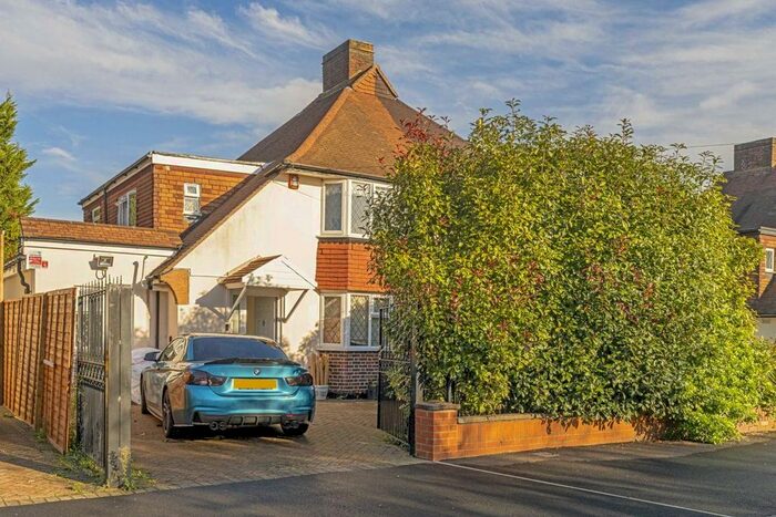 5 Bedroom Property To Rent In Knightwood Crescent, New Malden, KT3