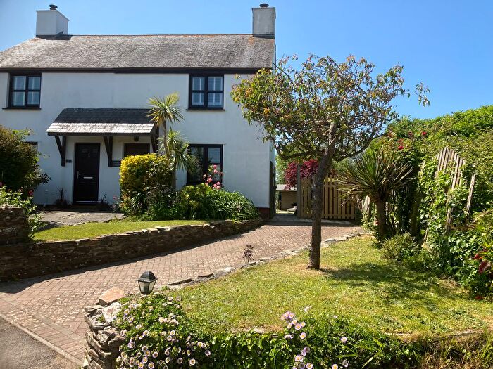 2 Bedroom Semi-Detached House For Sale In The New Cottages, Rumford, PL27