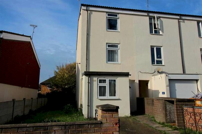 5 Bedroom End Of Terrace House To Rent In St Helens Close, Uxbridge, , UB8