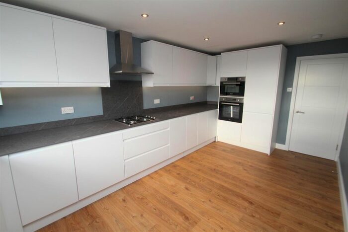 3 Bedroom Flat To Rent In Church Street, Hemel Hempstead HP2